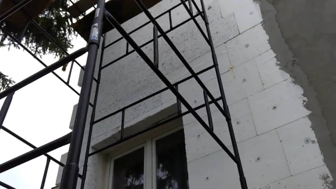 Rusztowanie na schody Castorama – idealne rozwiązanie do prac na schodach