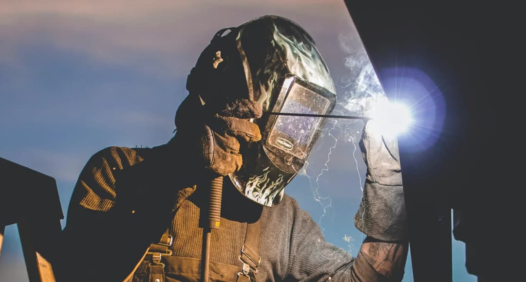 Co robi spawacz? Odkryj jego kluczowe zadania i umiejętności